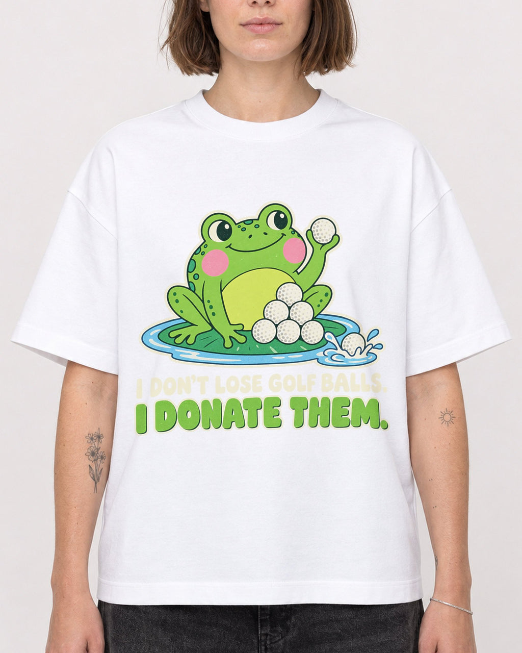 Mockup Boxy Heavyweight Tee White female close-up 18