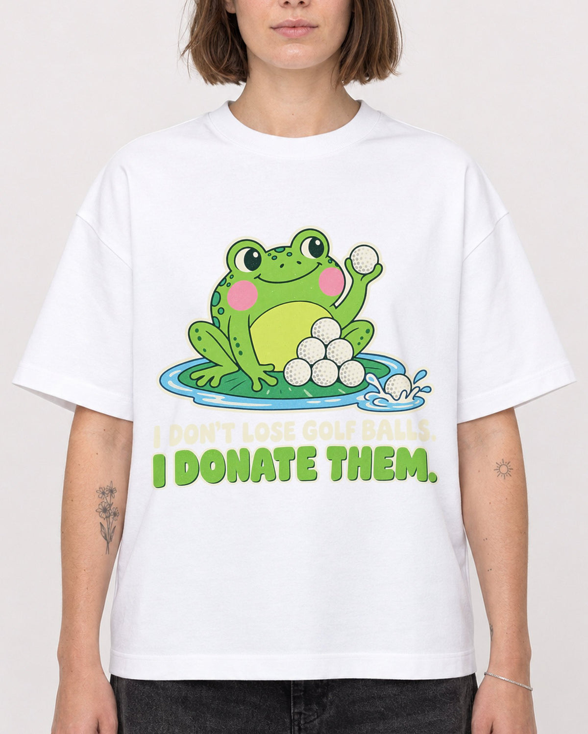 Mockup Boxy Heavyweight Tee White female close-up 18