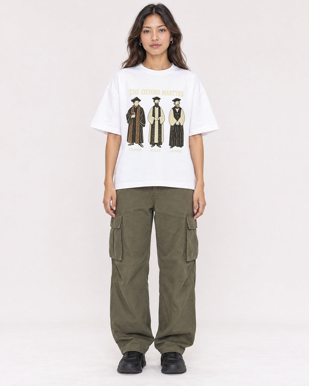 Mockup Boxy Heavyweight Tee White female full-body 02