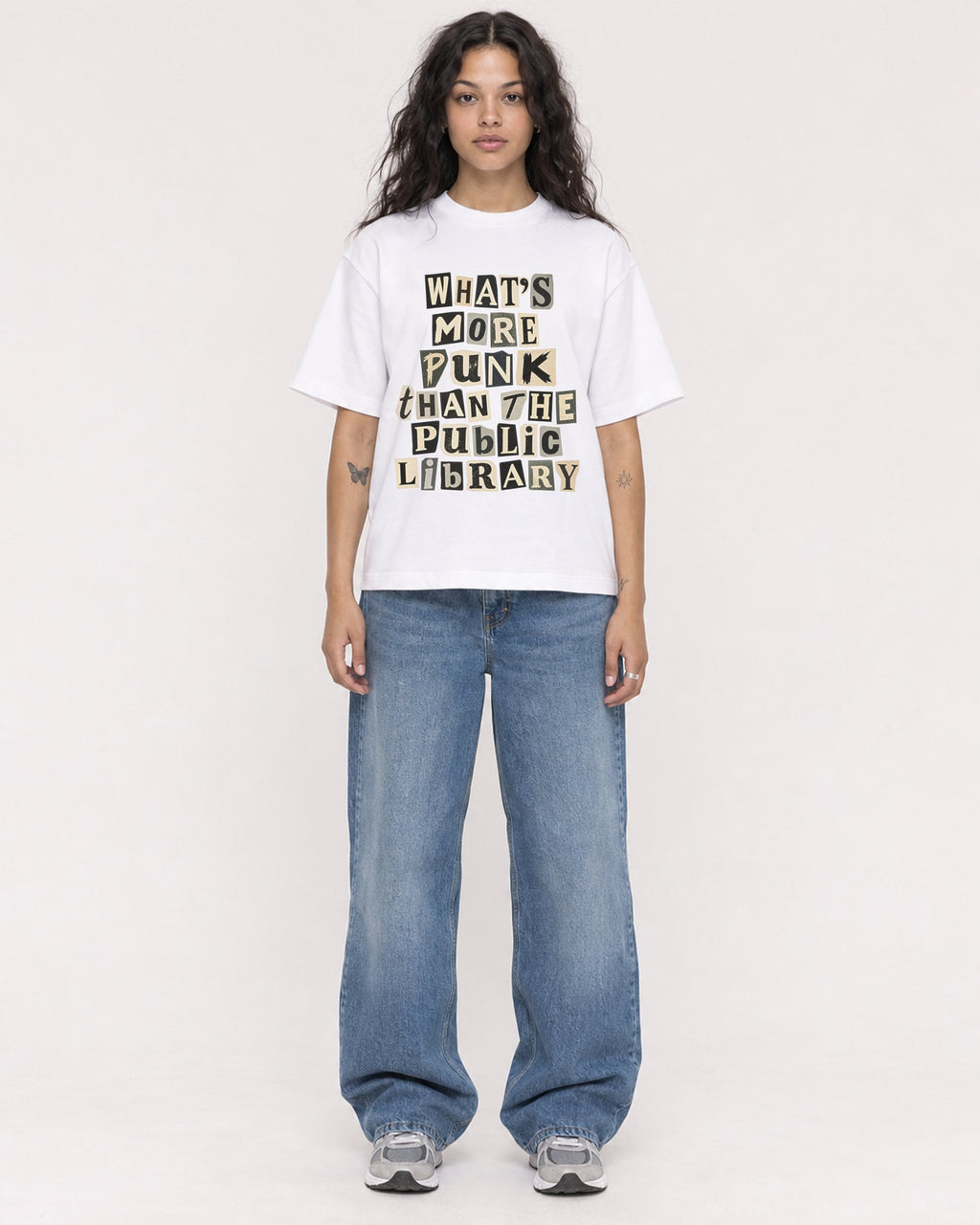 Mockup Boxy Heavyweight Tee White female full-body 30