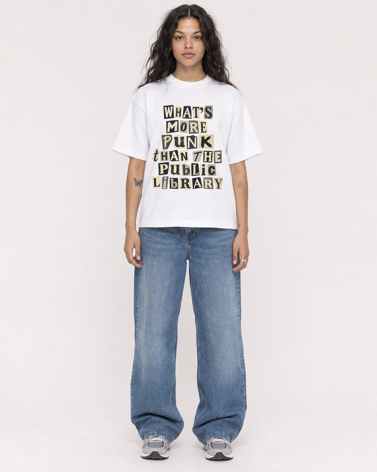Mockup Boxy Heavyweight Tee White female full-body 30
