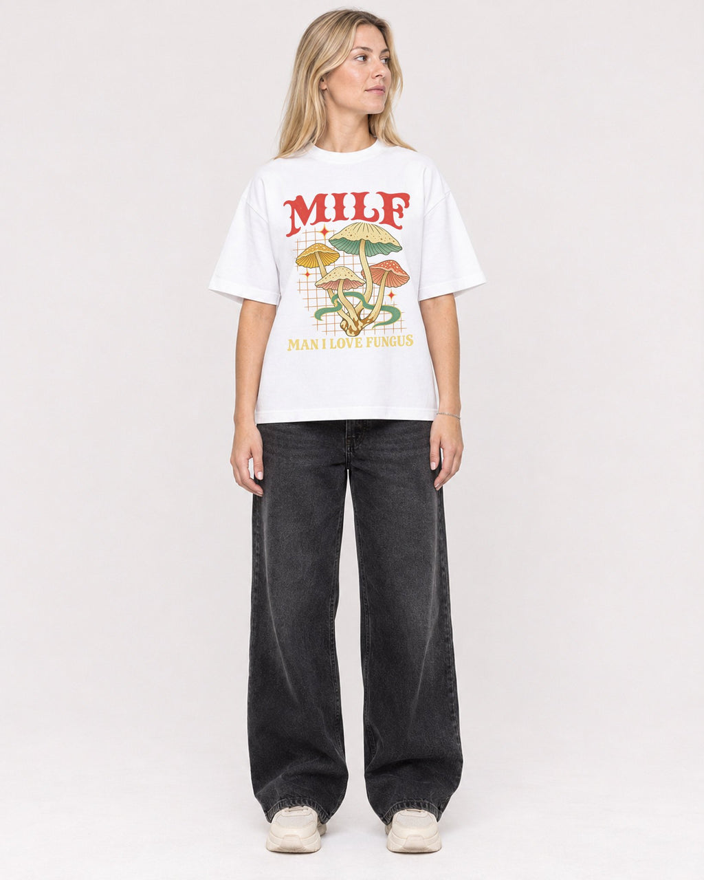Mockup Boxy Heavyweight Tee White female full-body 08