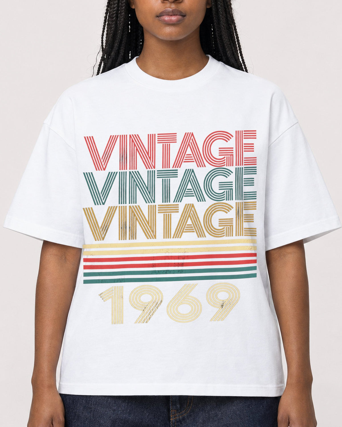 Mockup Boxy Heavyweight Tee White female close-up 04