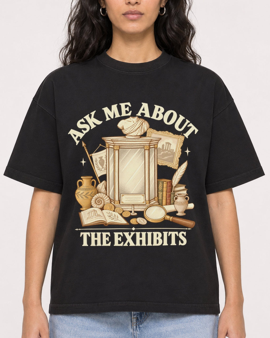 Mockup Boxy Heavyweight Tee Black female close-up 07