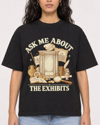 Mockup Boxy Heavyweight Tee Black female close-up 07