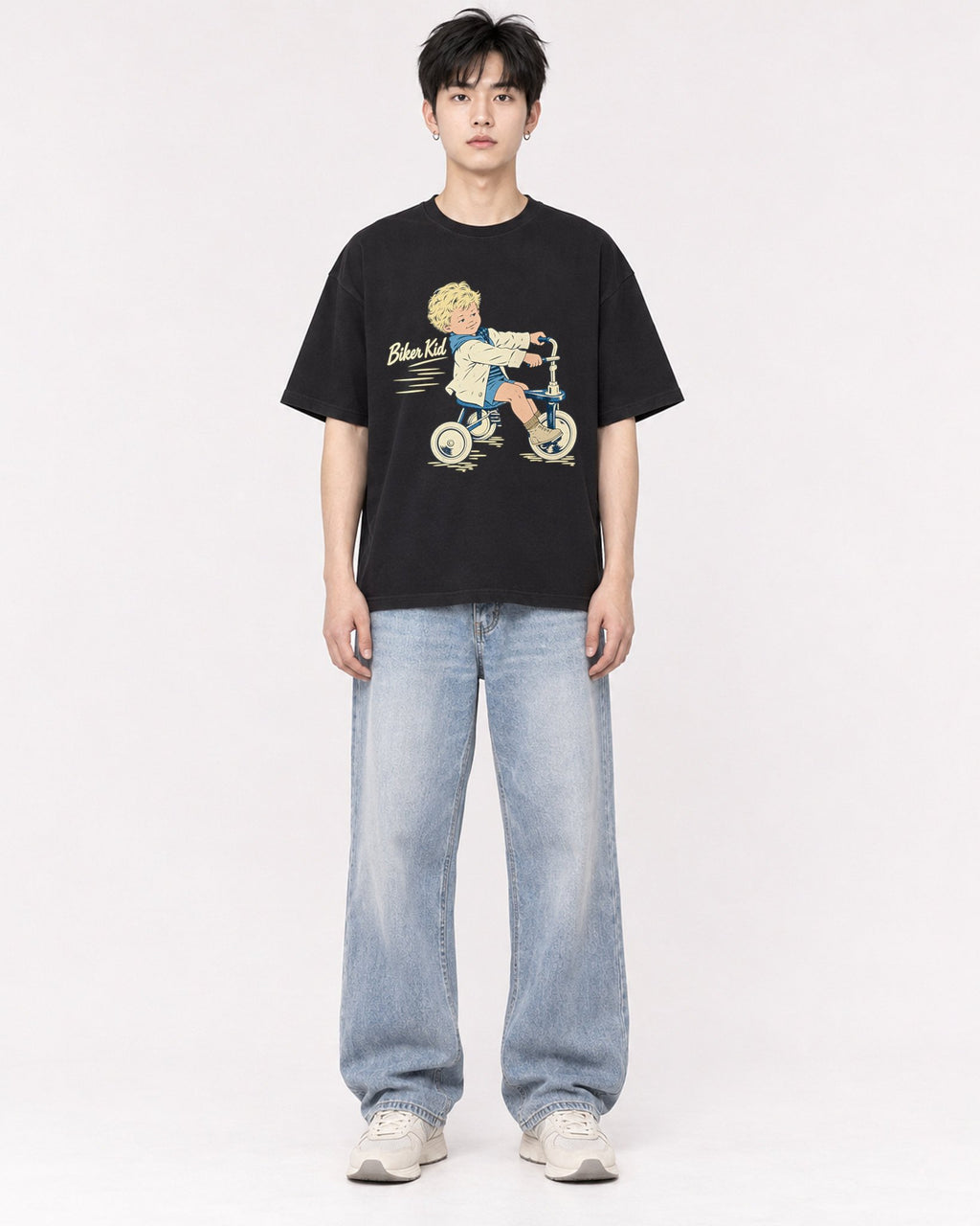 Mockup Boxy Heavyweight Tee Black male full-body 01