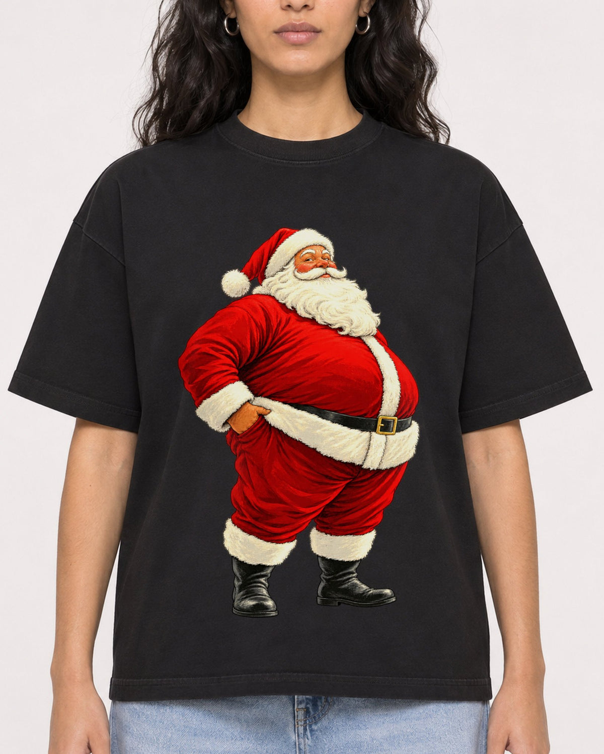 Mockup Boxy Heavyweight Tee Black female close-up 07