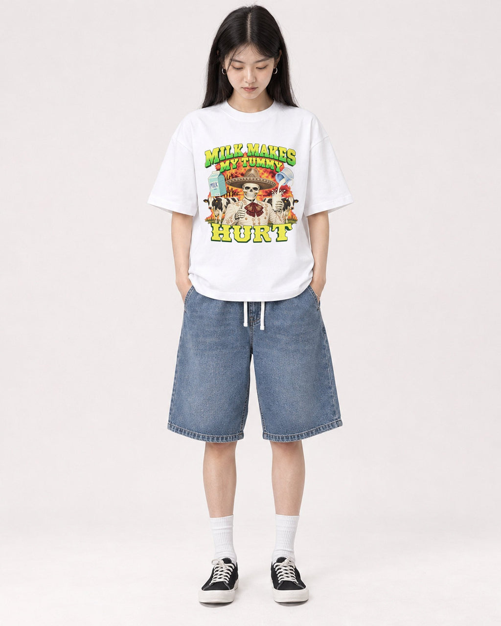 Mockup Boxy Heavyweight Tee White female full-body 01