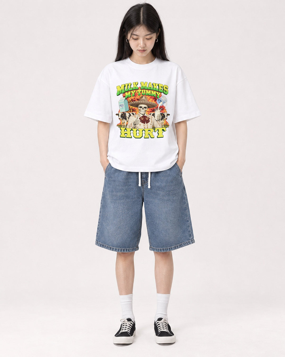 Mockup Boxy Heavyweight Tee White female full-body 01