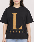 Mockup Boxy Heavyweight Tee Black female close-up 03