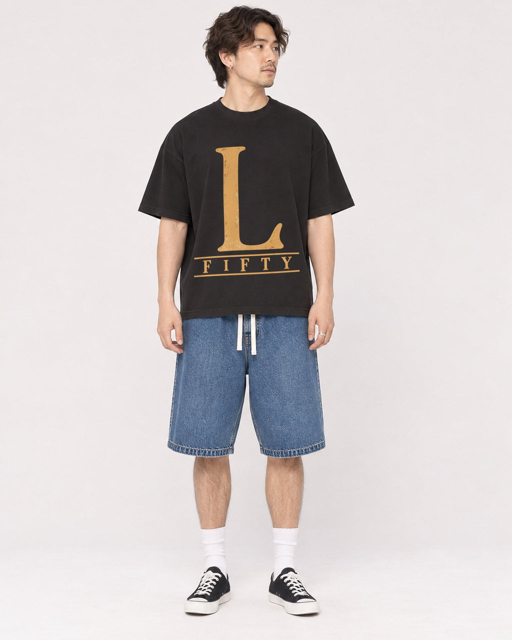 Mockup Boxy Heavyweight Tee Black male full-body 03