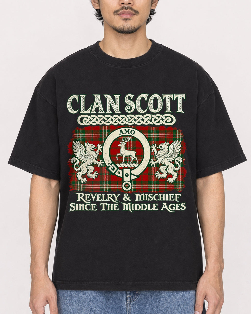 Mockup Boxy Heavyweight Tee Black male close-up 02
