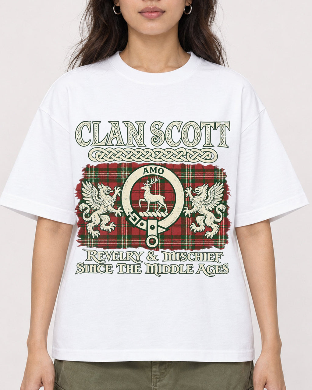 Mockup Boxy Heavyweight Tee White female close-up 02