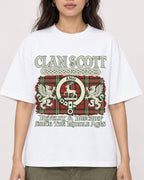 Mockup Boxy Heavyweight Tee White female close-up 02