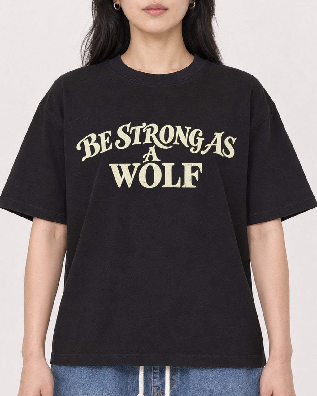 Mockup Boxy Heavyweight Tee Black female close-up 13