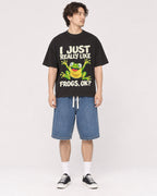 Mockup Boxy Heavyweight Tee Black male full-body 03