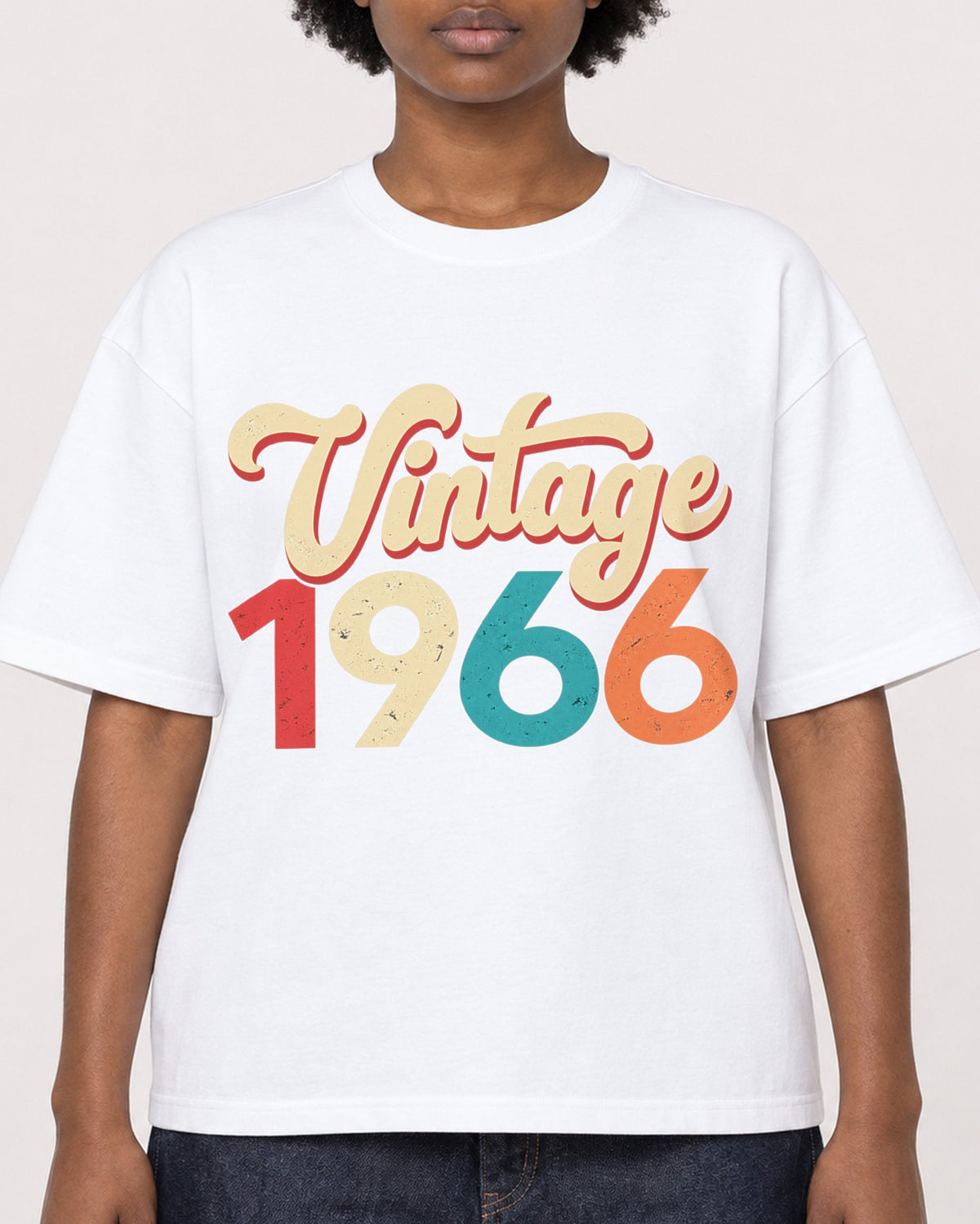Mockup Boxy Heavyweight Tee White female close-up 14