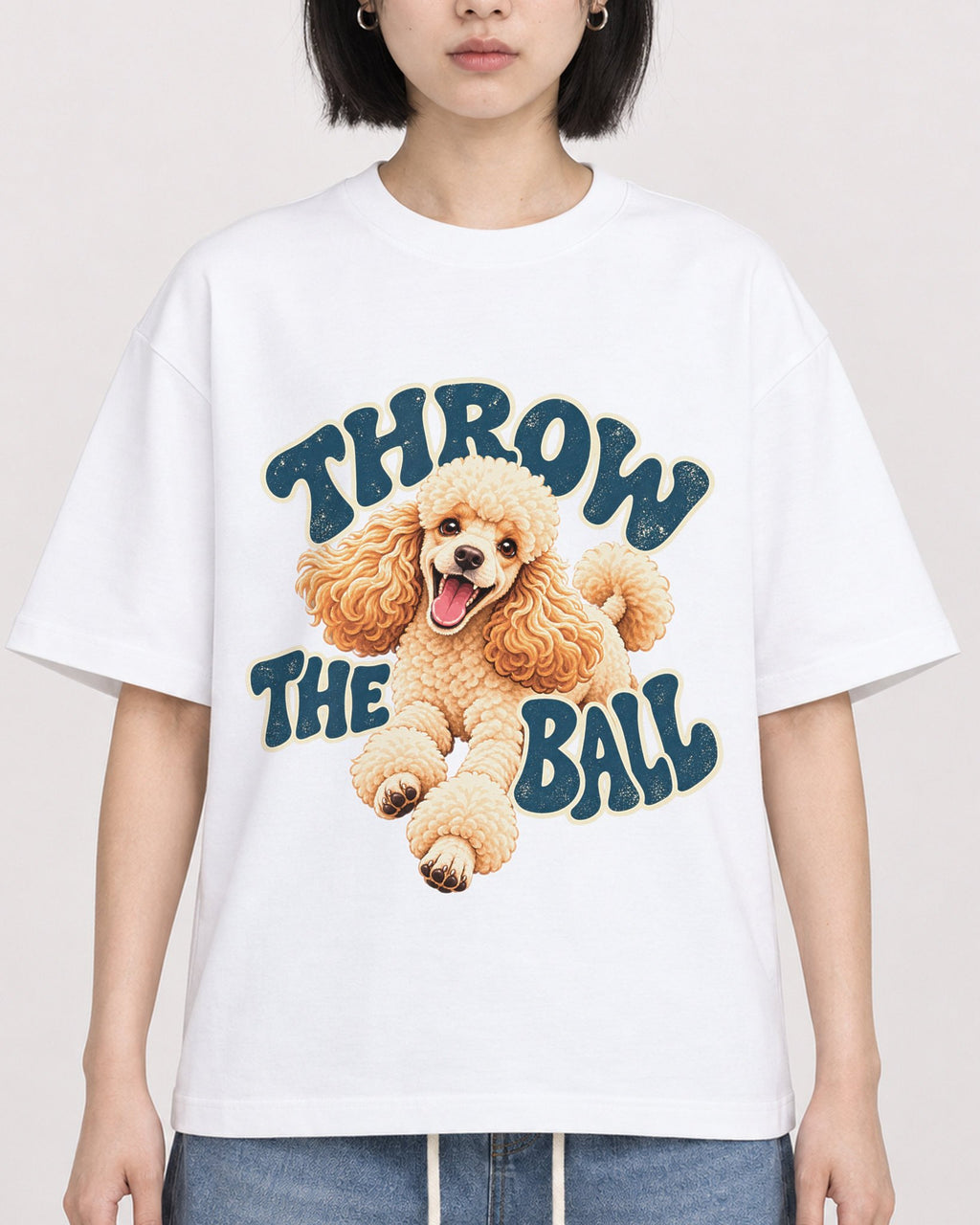 Mockup Boxy Heavyweight Tee White female close-up 11