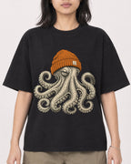 Mockup Boxy Heavyweight Tee Black female close-up 22