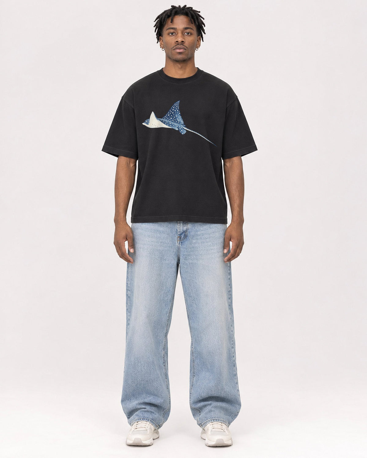 Mockup Boxy Heavyweight Tee Black male full-body 05