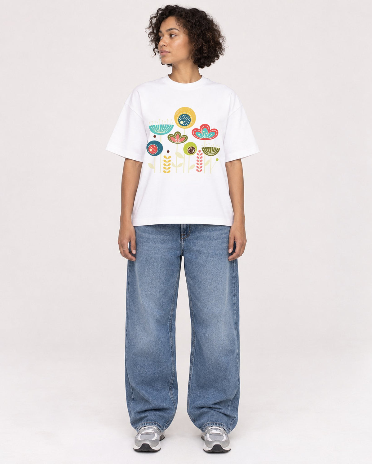 Mockup Boxy Heavyweight Tee White female full-body 40