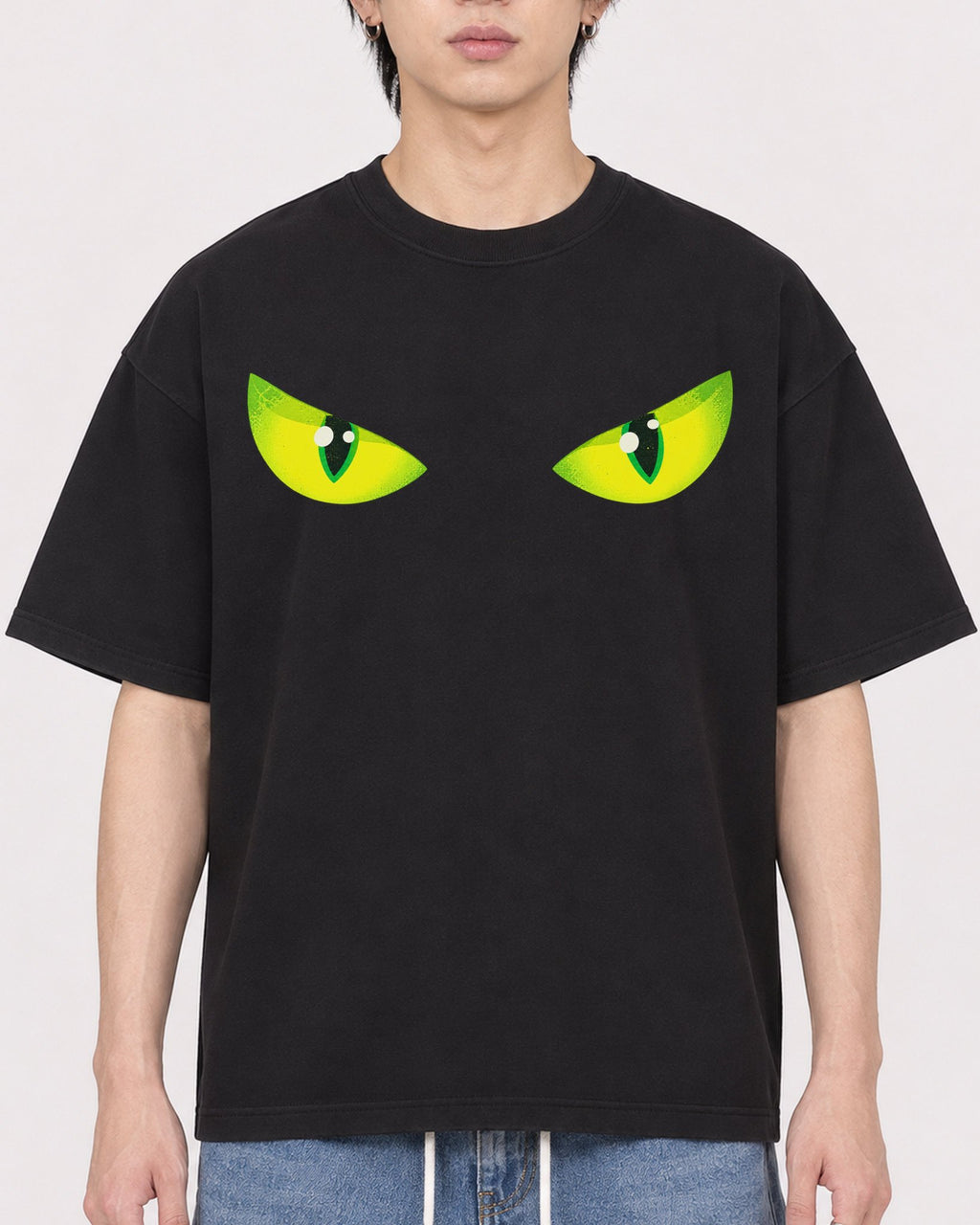 Mockup Boxy Heavyweight Tee Black male close-up 11