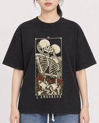Mockup Boxy Heavyweight Tee Black female close-up 21