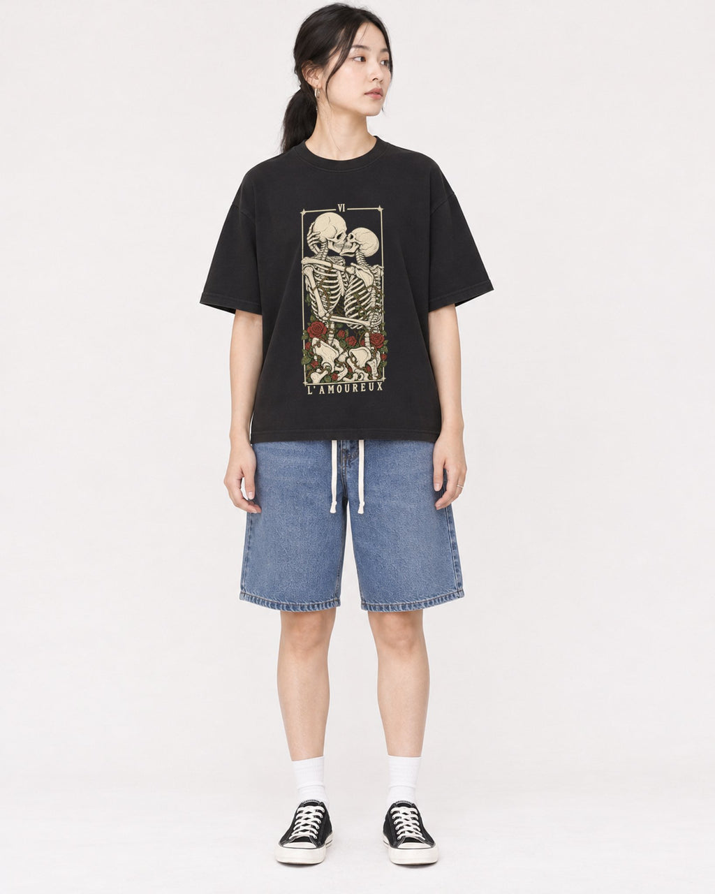 Mockup Boxy Heavyweight Tee Black female full-body 21