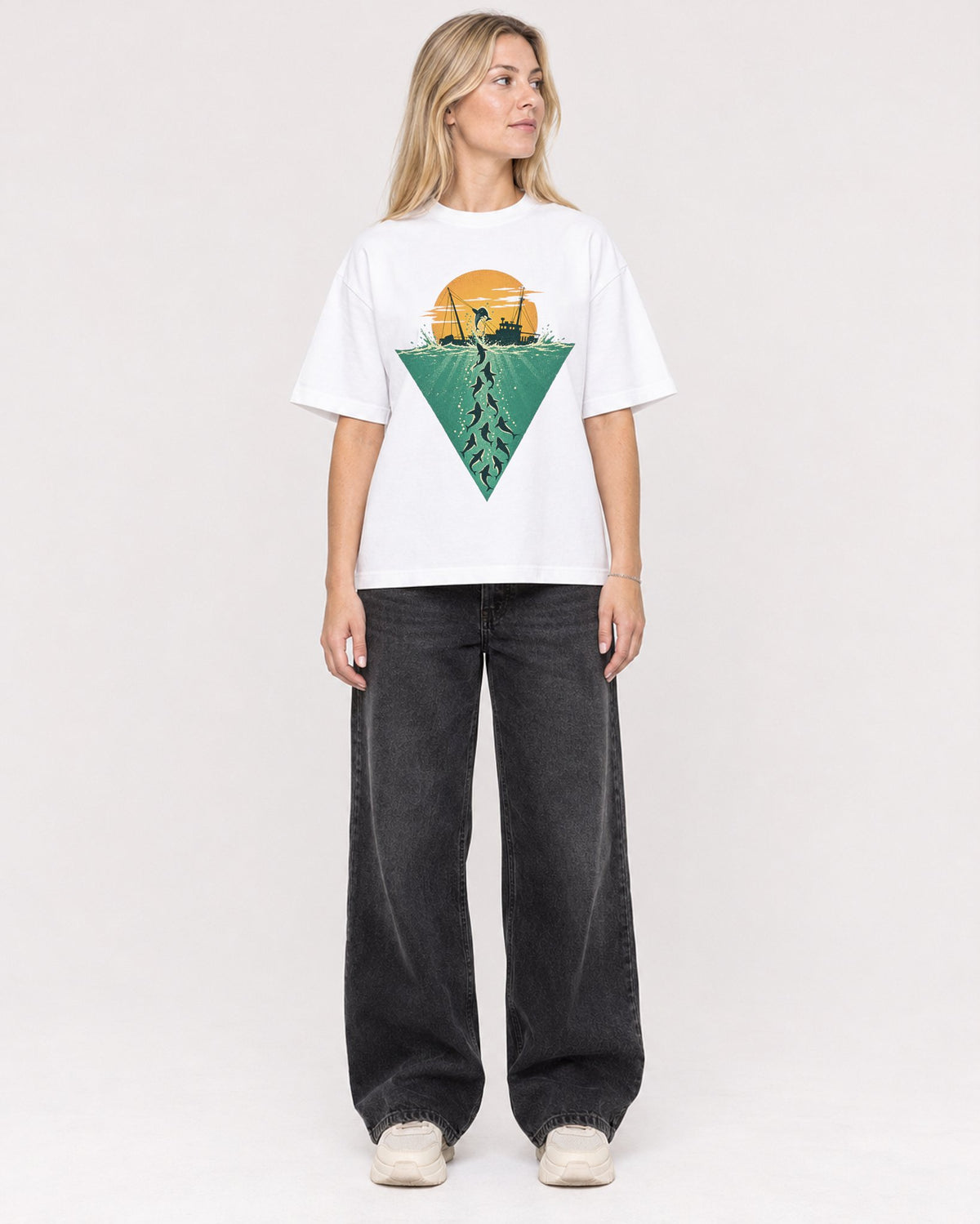 Mockup Boxy Heavyweight Tee White female full-body 08