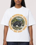 Mockup Boxy Heavyweight Tee White female close-up 04