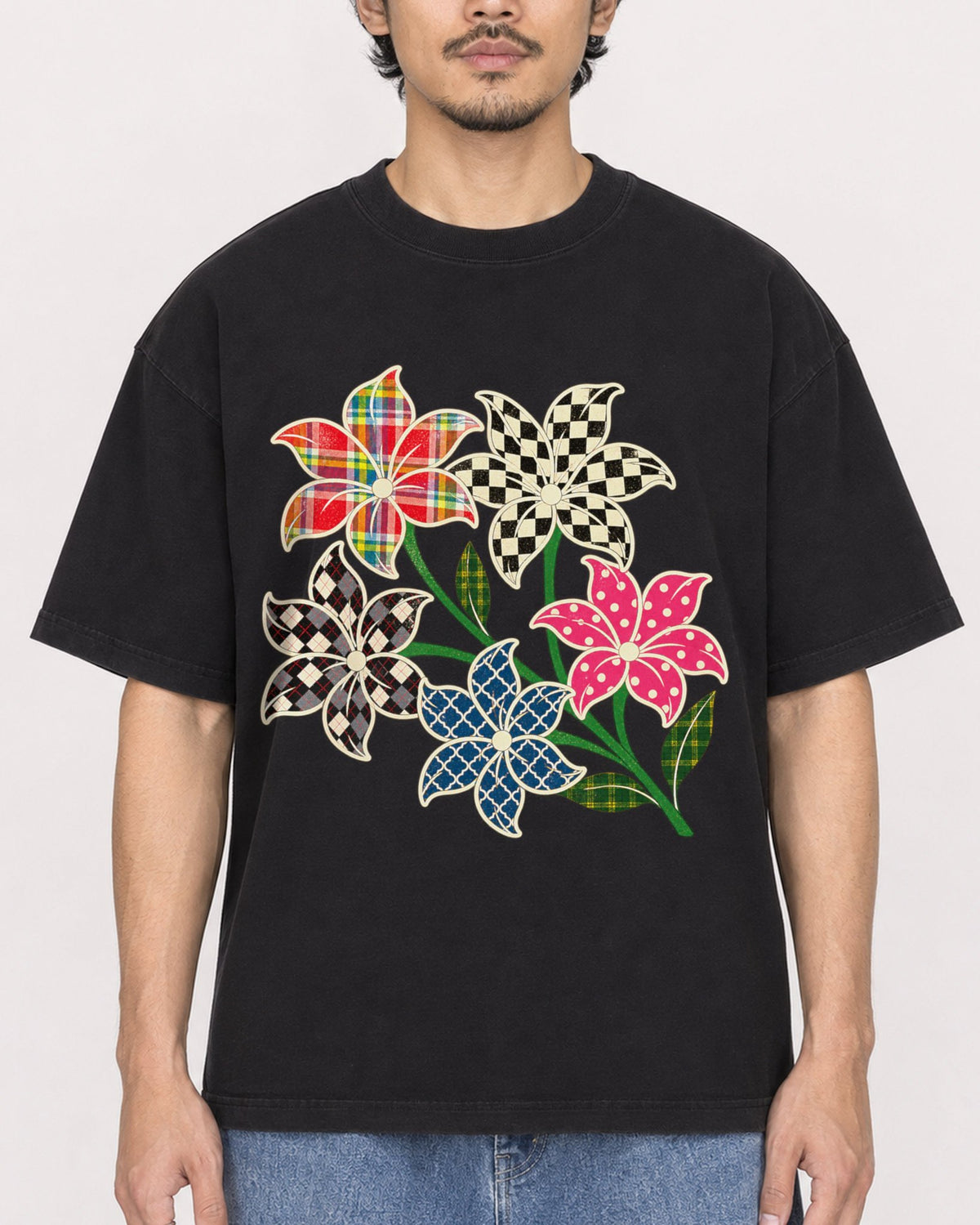 Mockup Boxy Heavyweight Tee Black male close-up 02