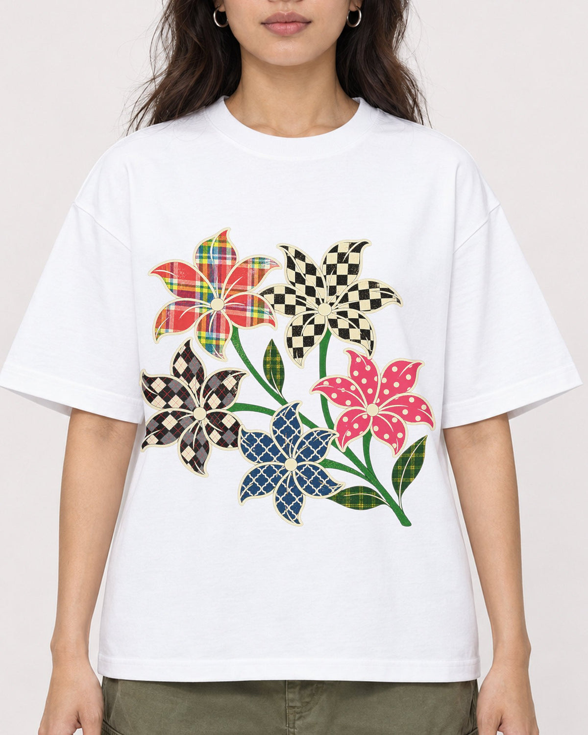 Mockup Boxy Heavyweight Tee White female close-up 02