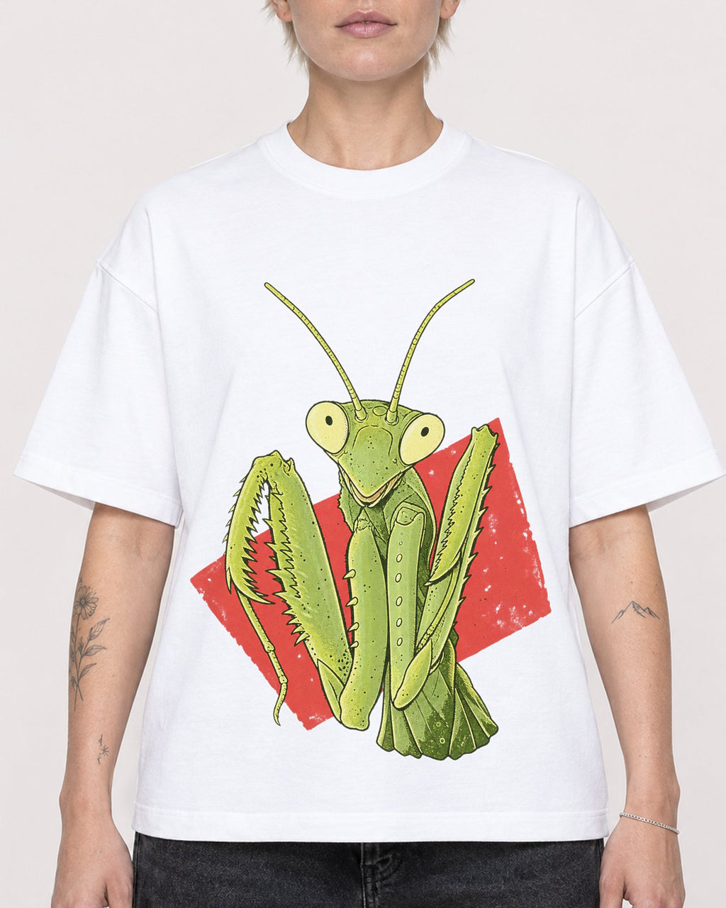 Mockup Boxy Heavyweight Tee White female close-up 48