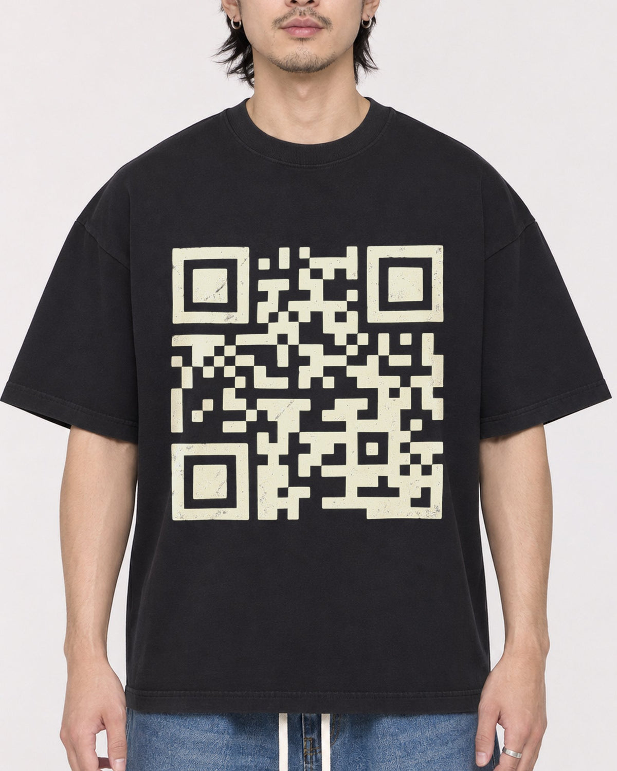 Mockup Boxy Heavyweight Tee Black male close-up 23
