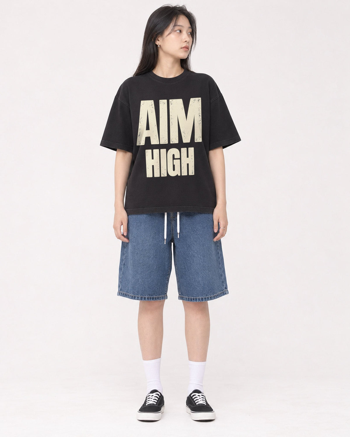 Mockup Boxy Heavyweight Tee Black female full-body 01