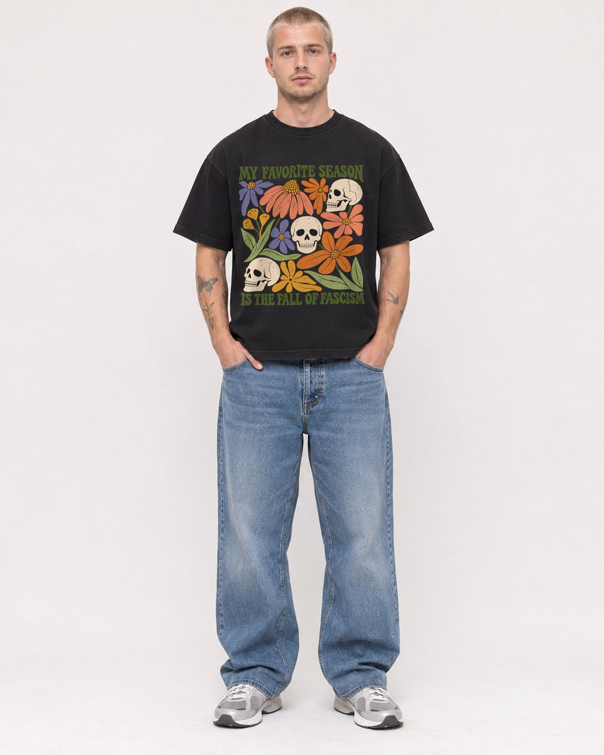 Mockup Boxy Heavyweight Tee Black male full-body 18