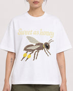 Mockup Boxy Heavyweight Tee White female close-up 12