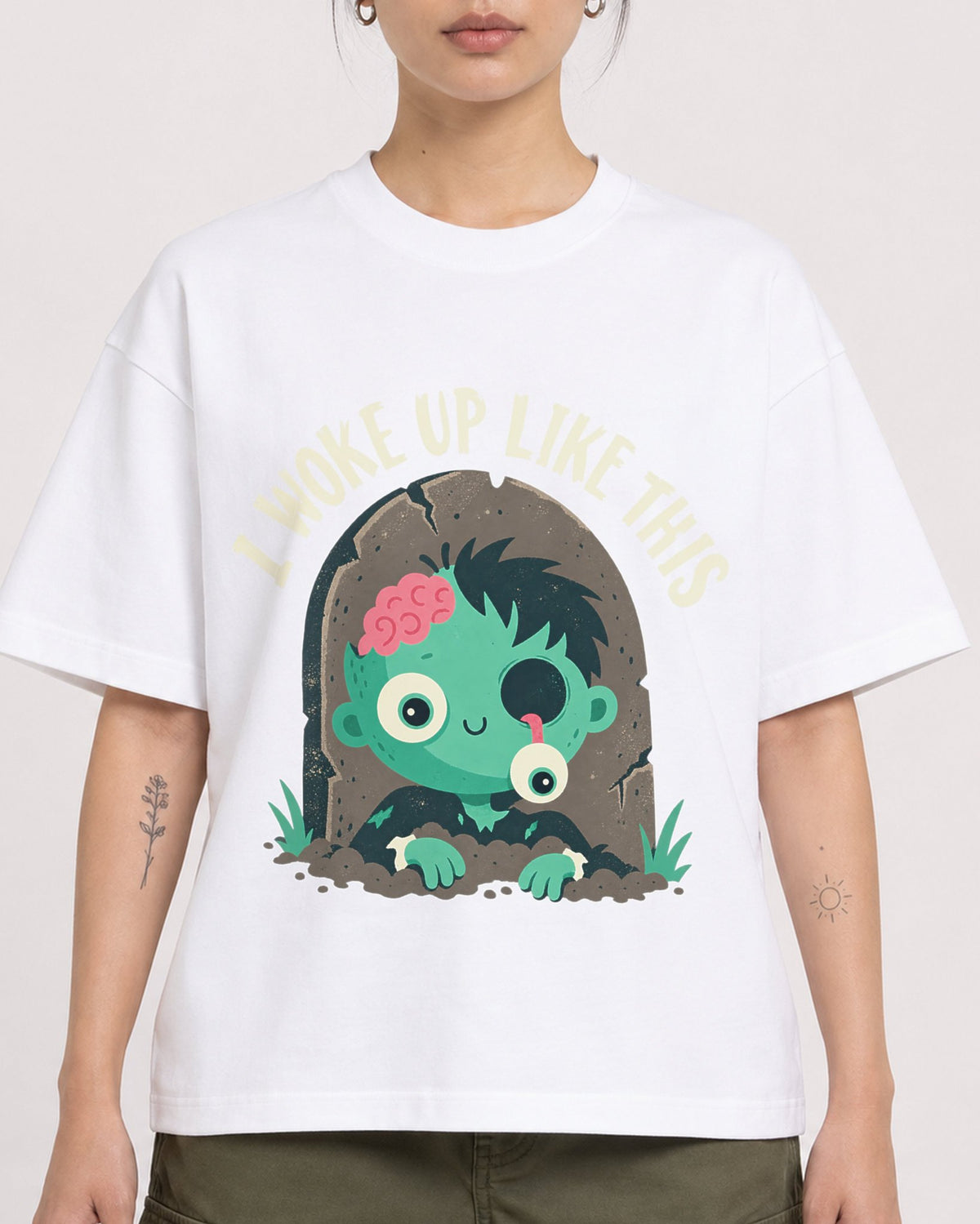 Mockup Boxy Heavyweight Tee White female close-up 12