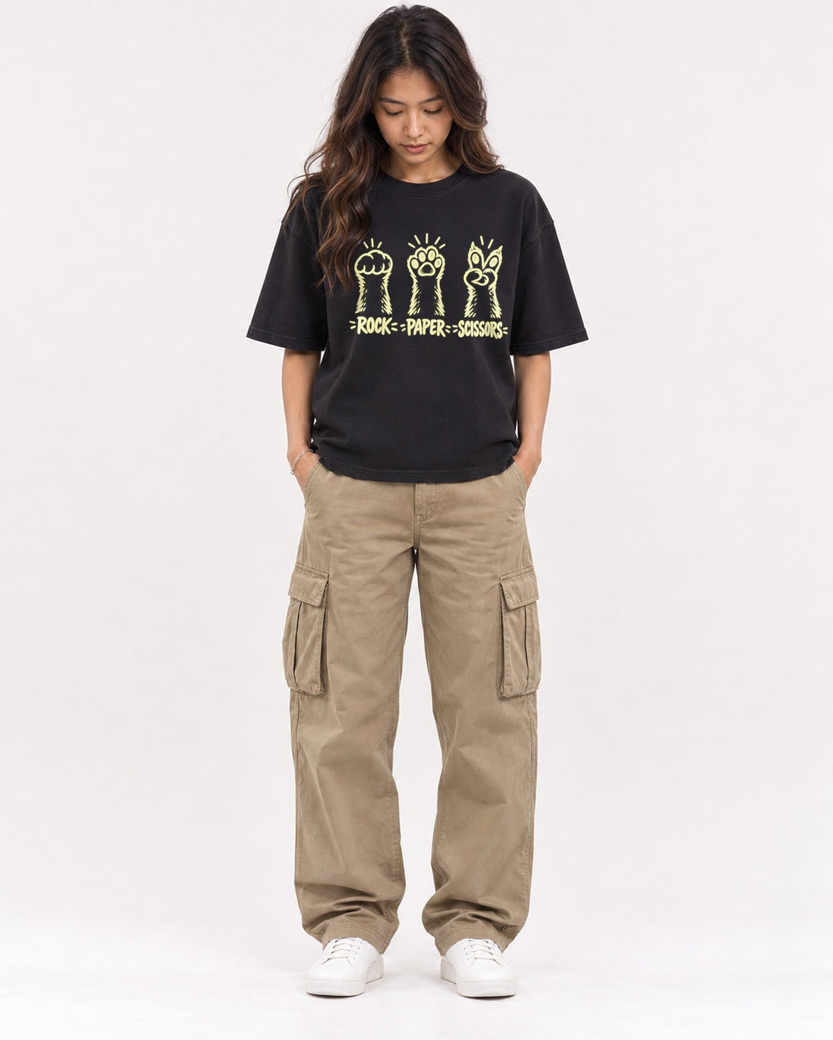 Mockup Boxy Heavyweight Tee Black female full-body 02