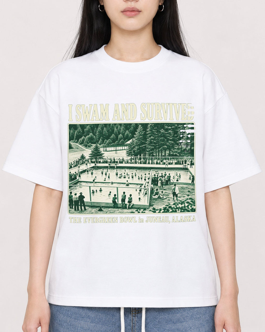 Mockup Boxy Heavyweight Tee White female close-up 01