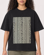 Mockup Boxy Heavyweight Tee Black female close-up 10