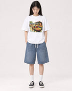 Mockup Boxy Heavyweight Tee White female full-body 01