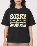 Mockup Boxy Heavyweight Tee Black female close-up 02