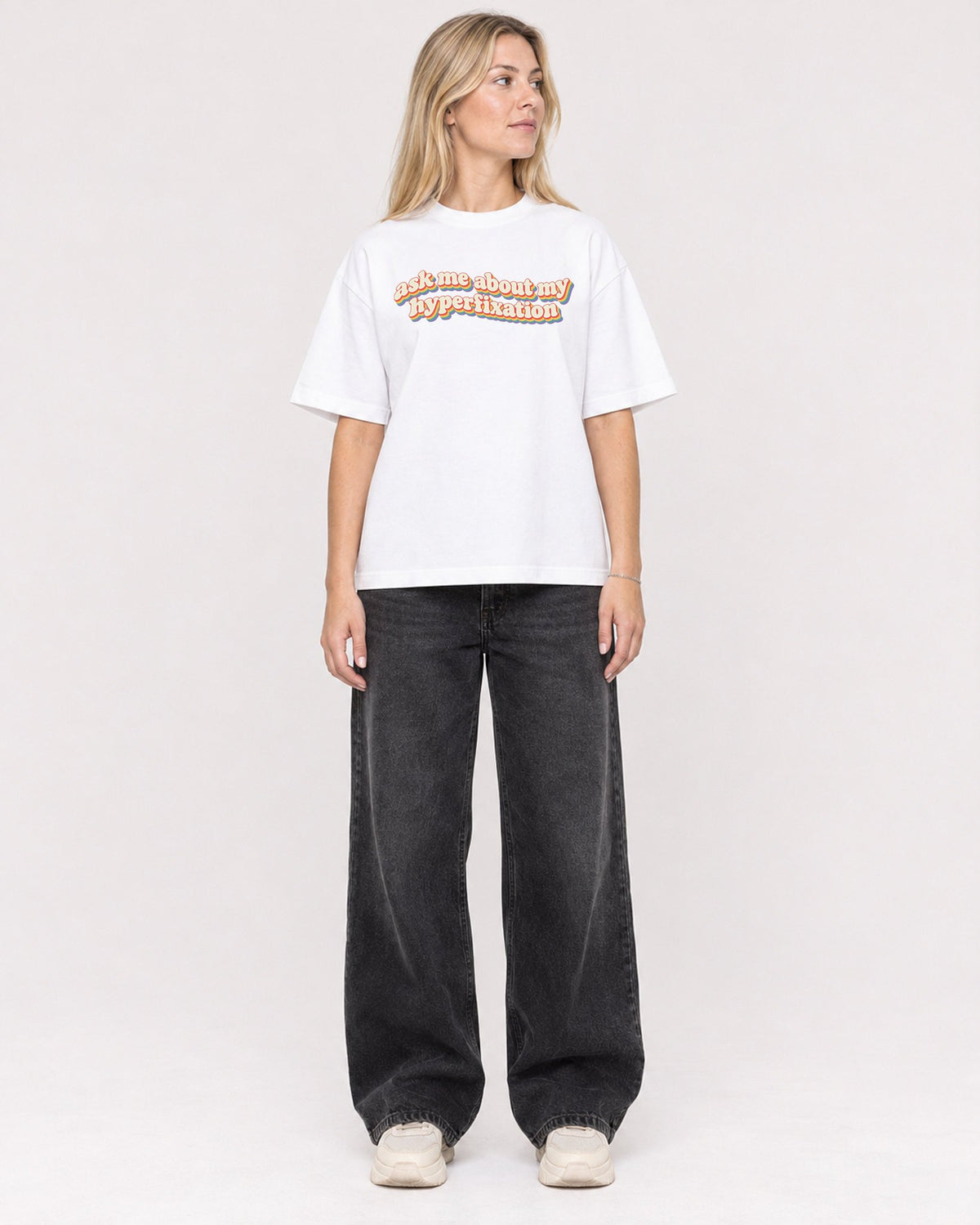 Mockup Boxy Heavyweight Tee White female full-body 08