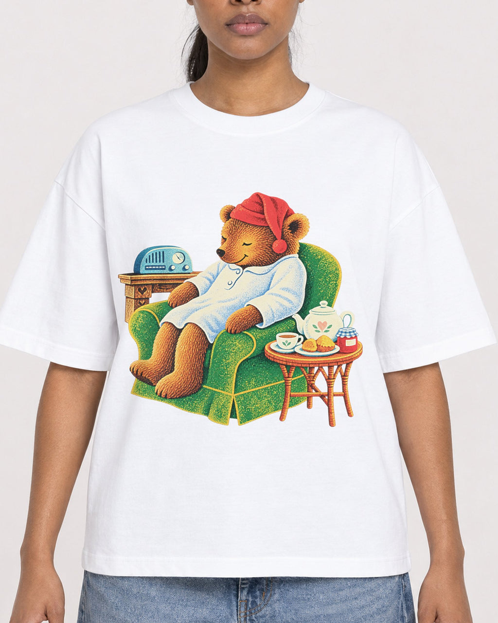 Mockup Boxy Heavyweight Tee White female close-up 25