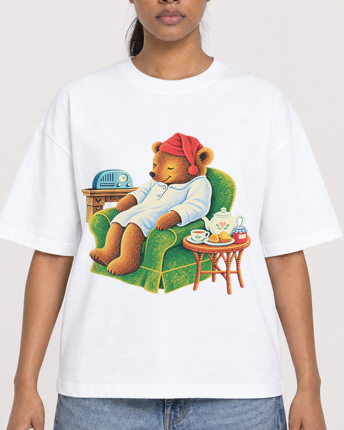 Mockup Boxy Heavyweight Tee White female close-up 25