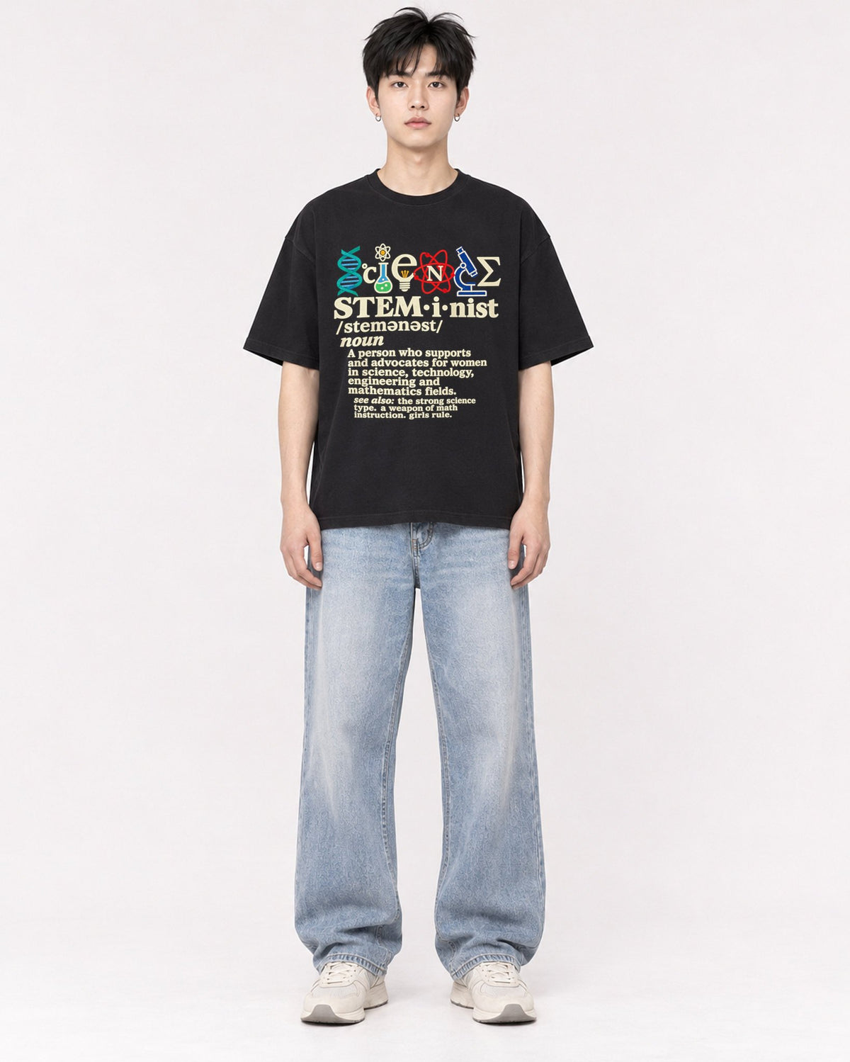 Mockup Boxy Heavyweight Tee Black male full-body 01