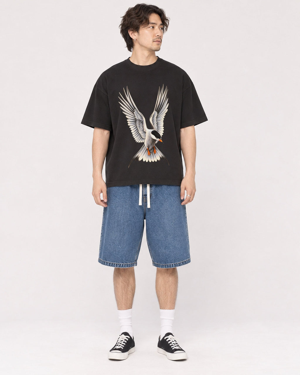 Mockup Boxy Heavyweight Tee Black male full-body 03
