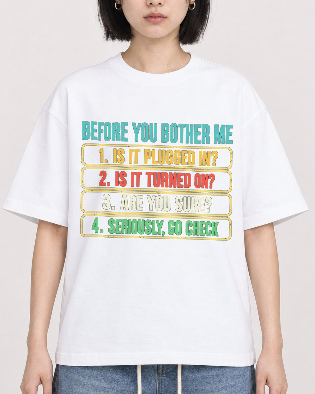 Mockup Boxy Heavyweight Tee White female close-up 11
