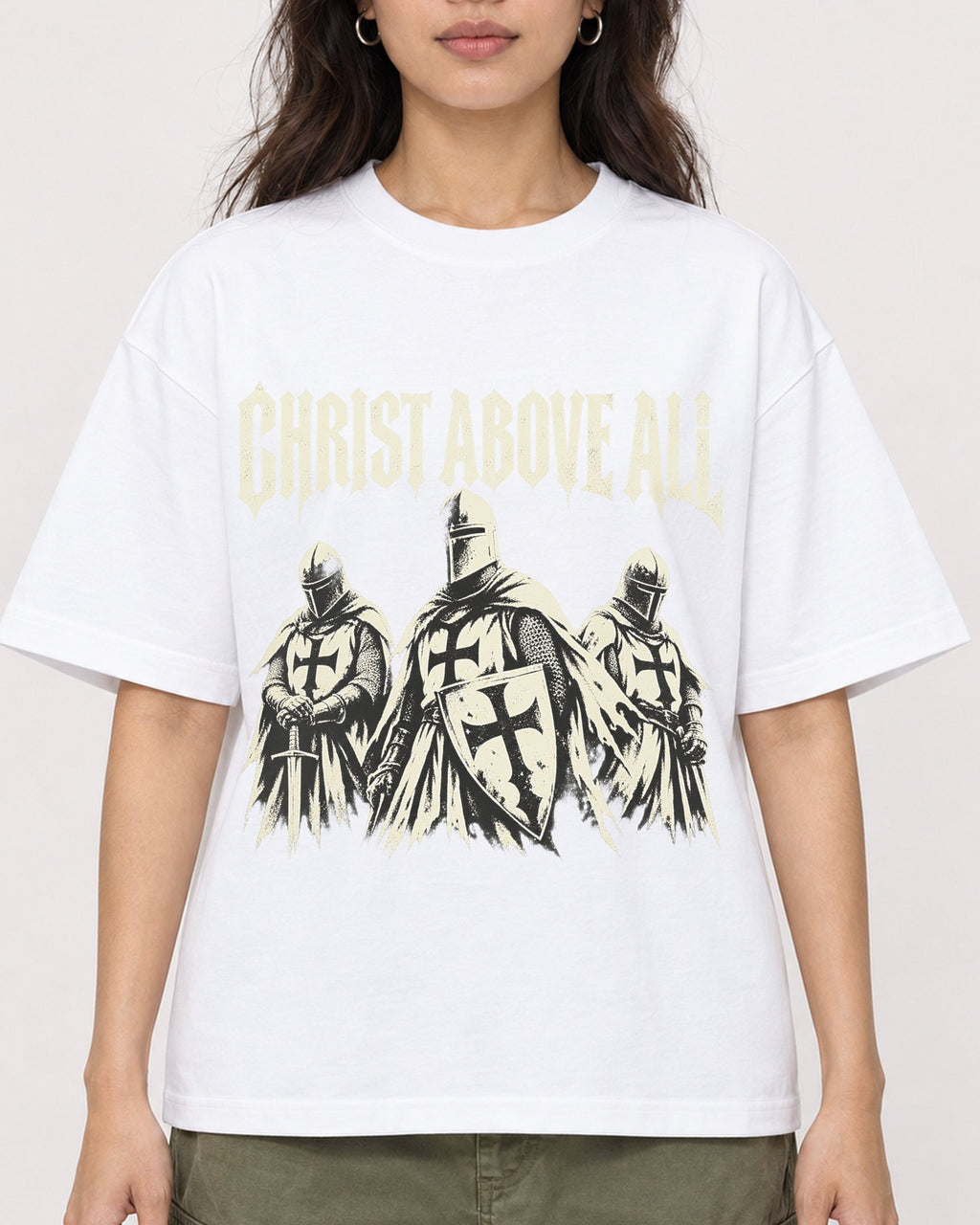 Mockup Boxy Heavyweight Tee White female close-up 02
